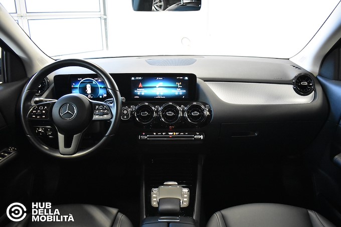 MERCEDES-BENZ GLA 180 d Automatic Business